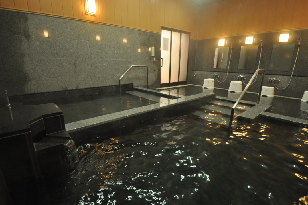 Fukushima City/Your cold body will feel warm in no time. Tour of the hot springs at Iizaka Onsen
