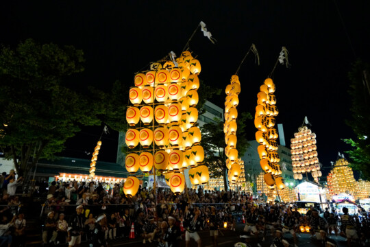 เมืองอาคิตะ/”การแข่งขันทักษะคันโต” ที่เพิ่มสีสันให้กับช่วงกลางวันของเทศกาล