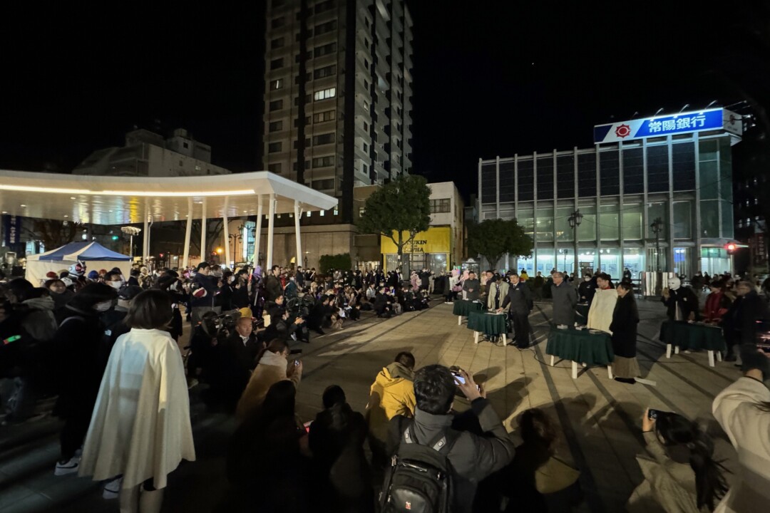 福島市／夢幻般點綴冬夜的「光之雫燈光秀」