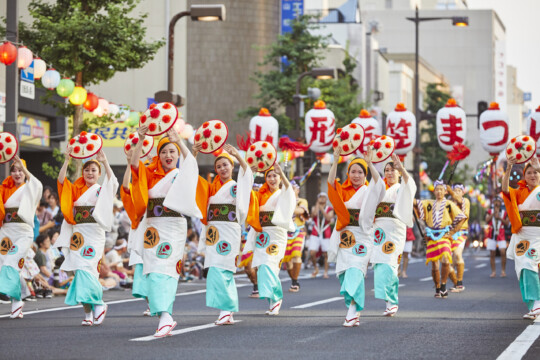 山形市／祭典不可或缺的「花笠」與點綴菅笠的「紅花」